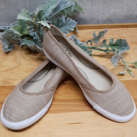life stride slip on shoes